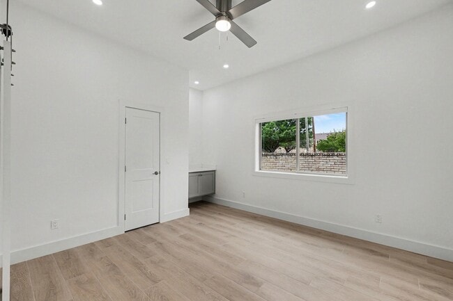 Building Photo - 17327 Davenport Rd