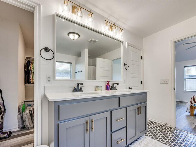 Building Photo - 16128 Quiet Storm Dr