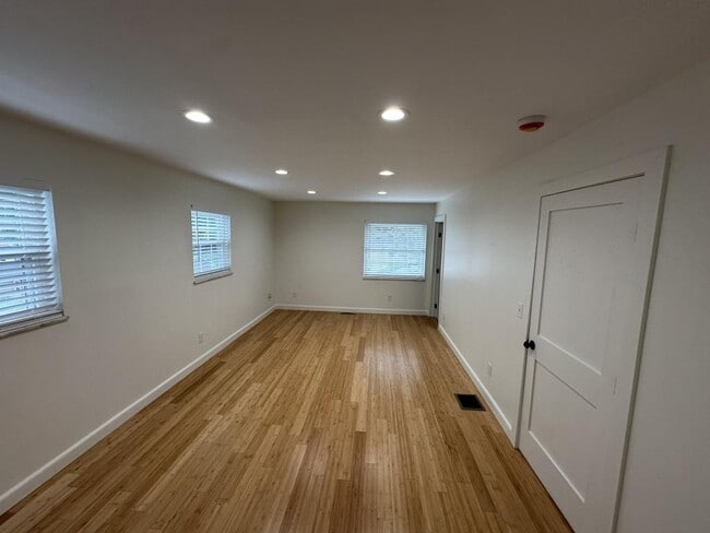 Building Photo - 249 Bluegrass Ave