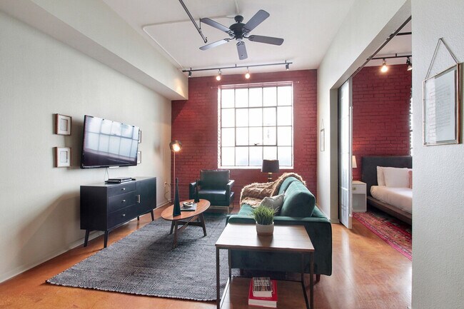 Building Photo - 1039 Constance St