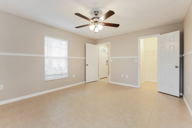 Building Photo - 8524 Queen Brooks Ct