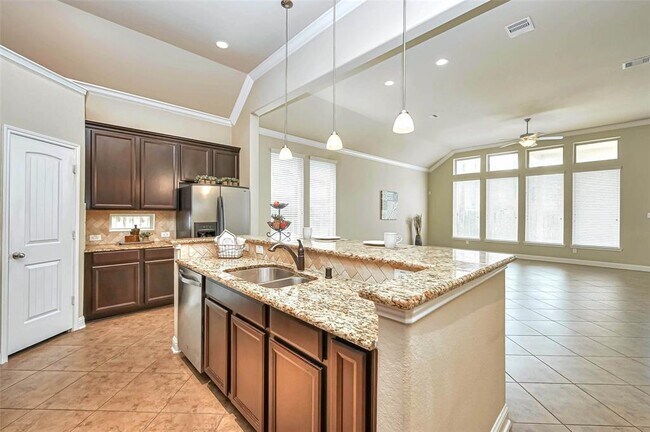 Building Photo - 27623 Gracefield Ln