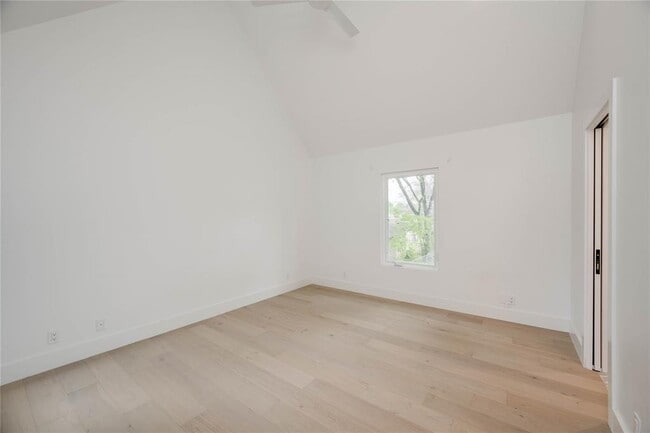 Building Photo - 1206 Justin Ln