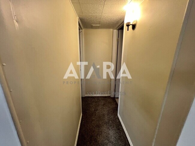 Building Photo - 1374 Marinwood Ave