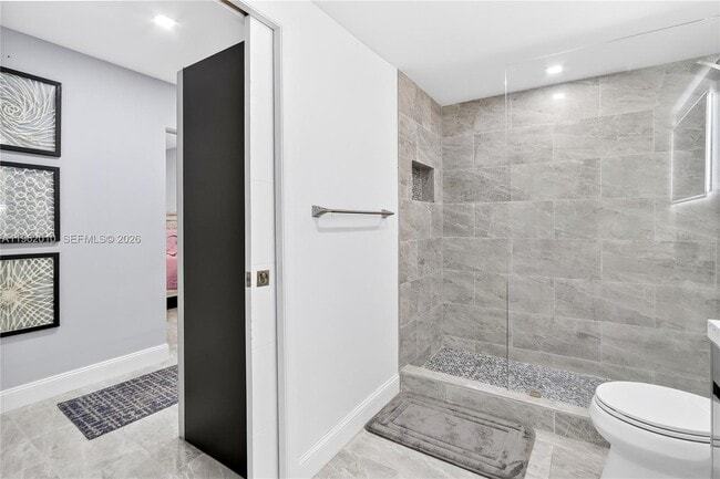 Building Photo - 410 SE 2nd St