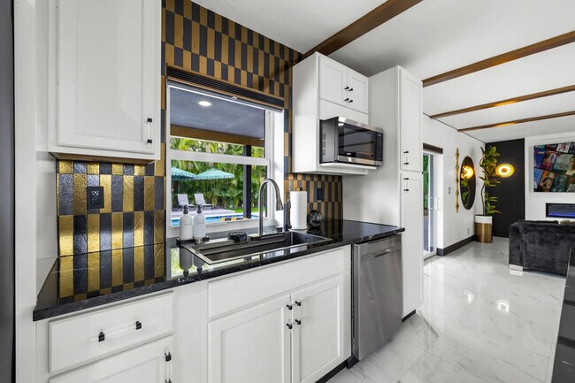 Building Photo - 10366 NW 15th St