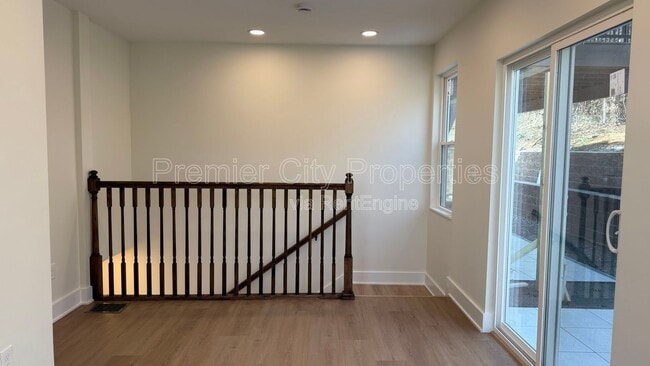 Building Photo - 240 Mcgregor Ave