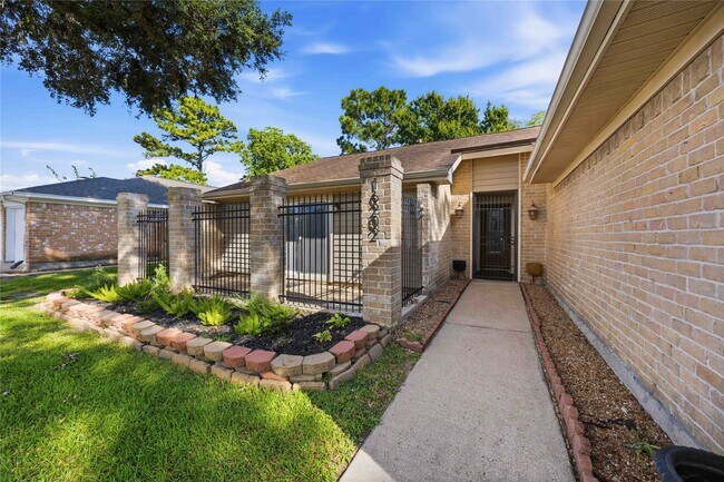 Building Photo - 16202 Mill Point Dr