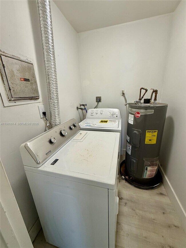 Building Photo - 841 SW 74th Terrace