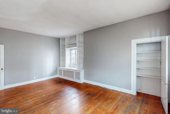 Building Photo - 1041 St Paul St