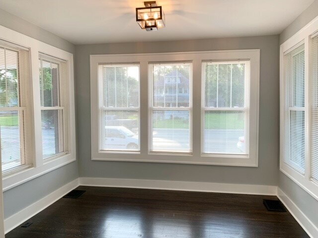 Building Photo - COLLEGE AVE- PROFESSIONALLY REMODELED 5BR/3/5BA HOME AVAILABLE NOW!