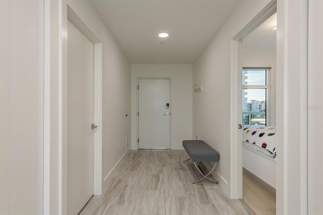 Building Photo - 415 Island Way