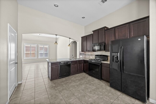 Building Photo - 23831 Villa Lisa Dr