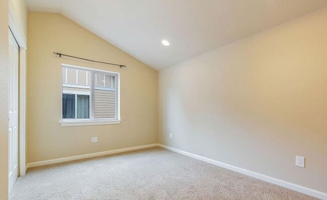 Building Photo - Energy-efficient townhome in the desirable community of Crown Hill is ready to be loved!