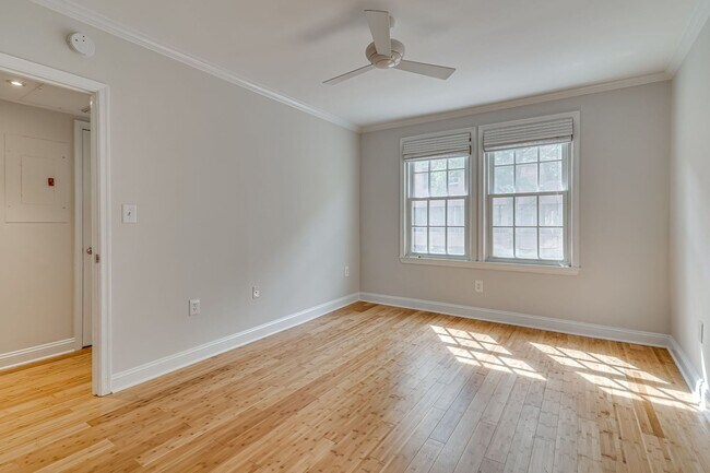 Building Photo - 610 Bashford Ln