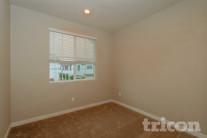 Building Photo - 10583 Amigos Ct