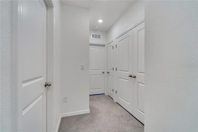 Building Photo - 2916 Peony Pr Ln