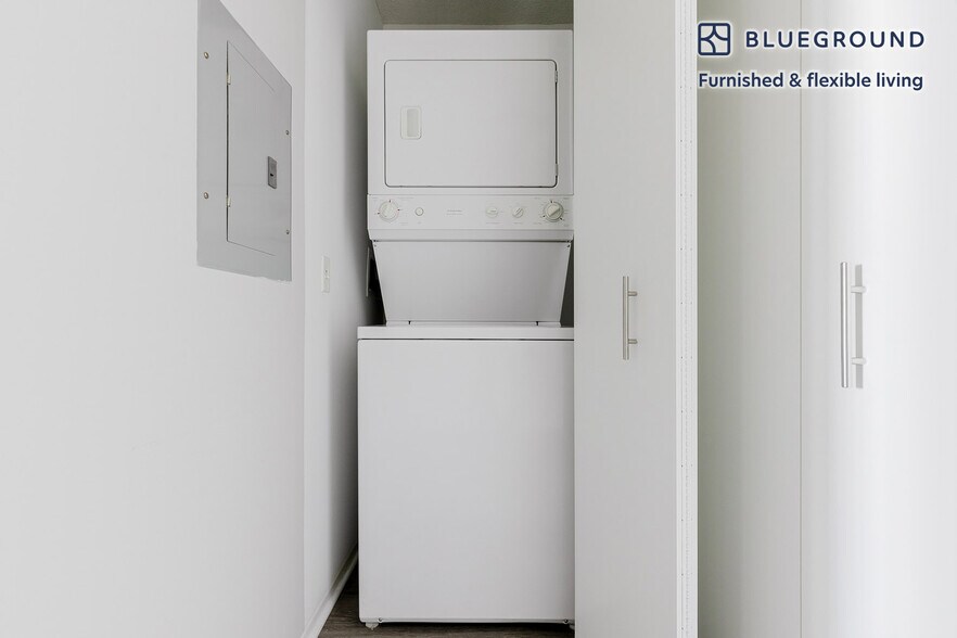 Building Photo - 180 N Jefferson St