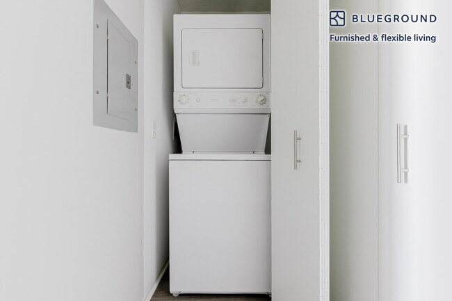 Building Photo - 180 N Jefferson St