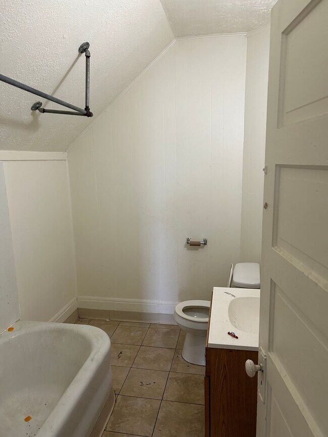 Building Photo - 15286 S Telegraph Rd