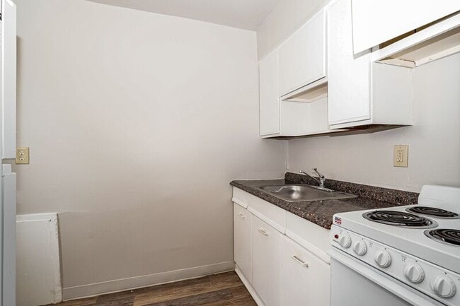 Building Photo - 2009 Sullivant Ave