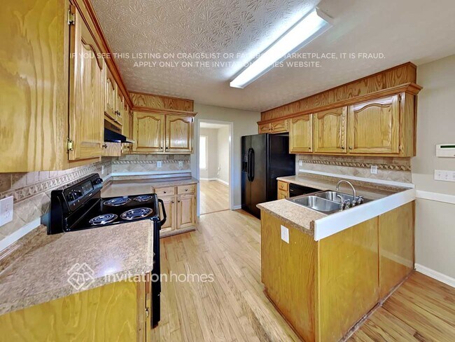 Building Photo - 6615 Gigi Dr