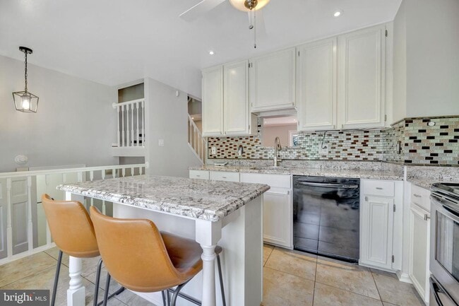 Building Photo - 7826 Mt Woodley Pl