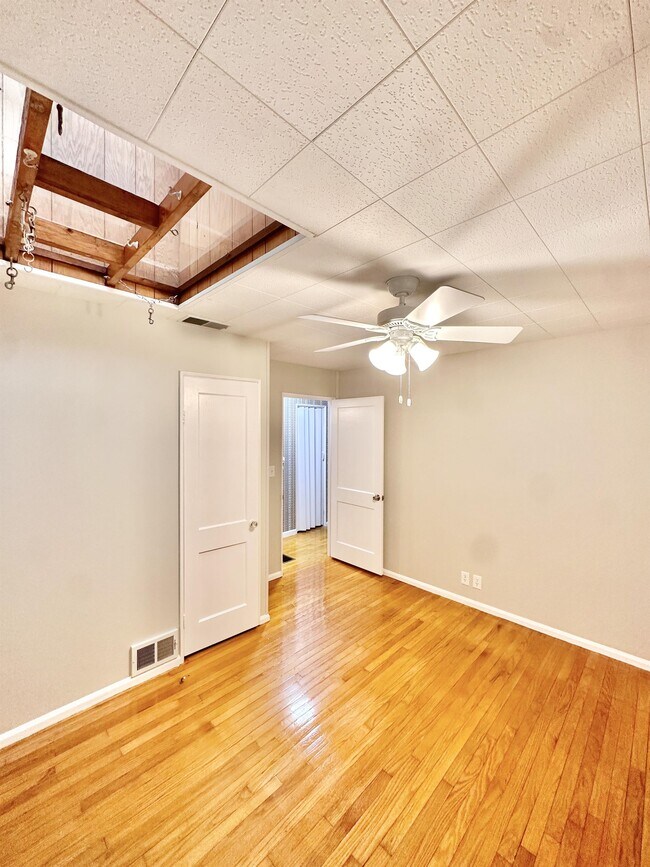 Building Photo - 1164 S 41st St