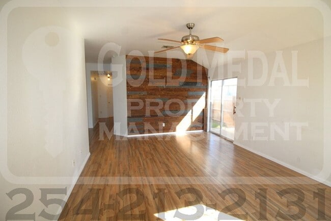 Building Photo - Beautiful 3-bed, 2-bath home now available...