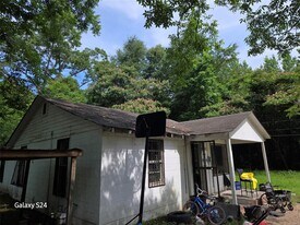 Building Photo - 126 Redwood Dr