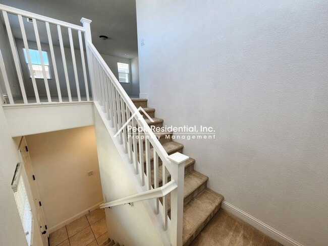 Building Photo - Very Nice 4bd/3ba Elk Grove Home in Gated Community!