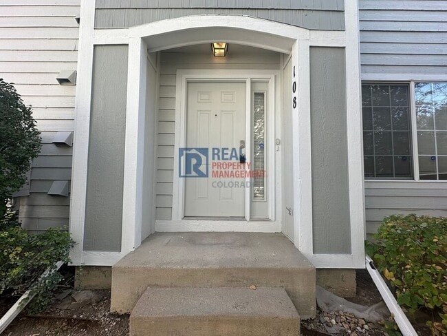 Building Photo - 1381 S Cathay Ct