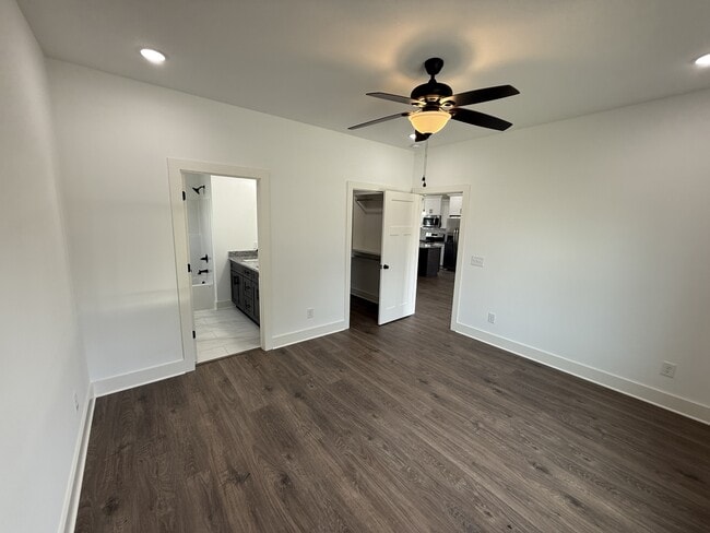 Building Photo - 1009 W Main St