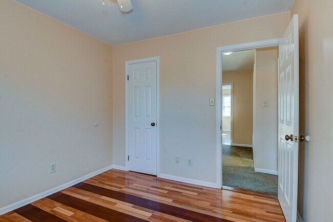 Building Photo - TOWNHOME FOR RENT - HAMPTON!