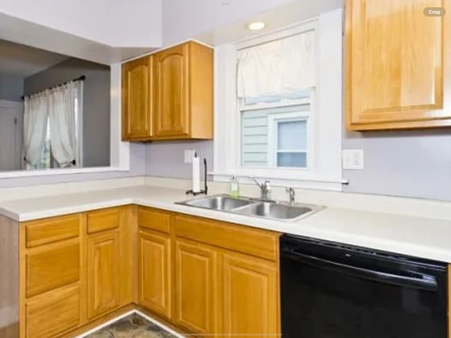 Building Photo - 1612 W Washington St