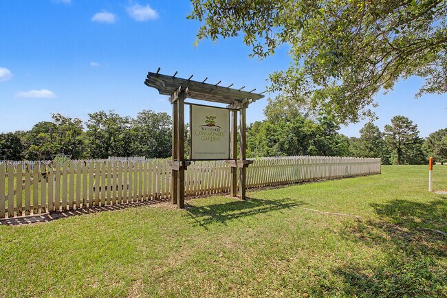 Building Photo - 4065 Four Oaks Blvd