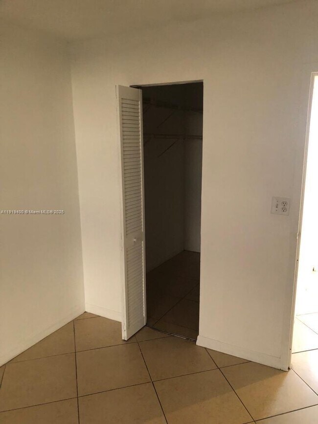 Building Photo - 16950 W Dixie Hwy