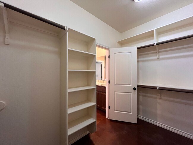Building Photo - 3 bedroom home