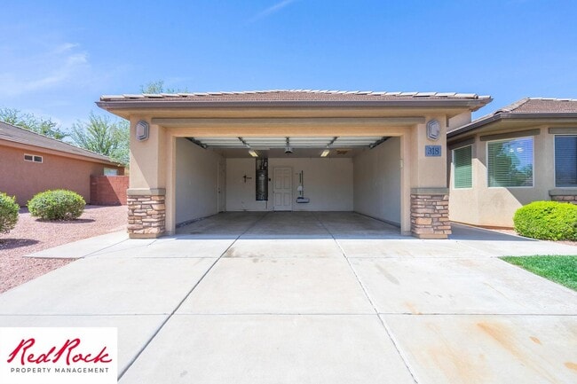 Building Photo - 4 Bedroom in Amber Estates - Newer LVP Flooring throughout home!