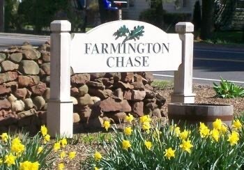 Building Photo - 40 Farmington Chase Cres