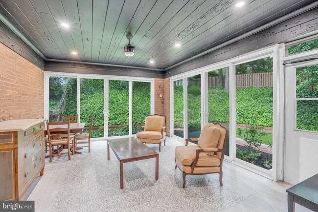 Building Photo - 7203 Marine Dr