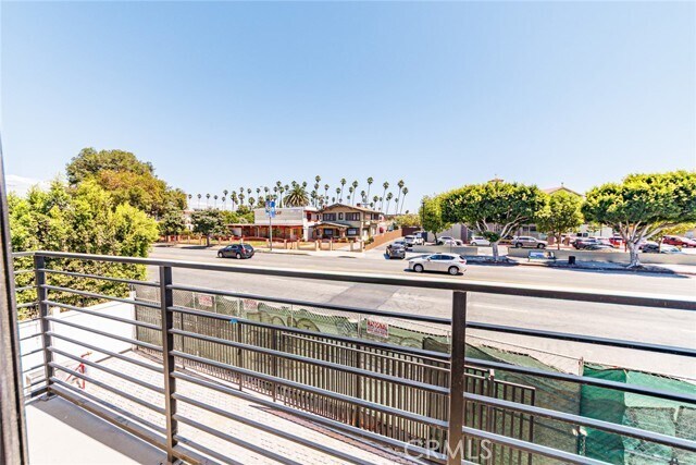 Building Photo - 1855 Crenshaw Blvd