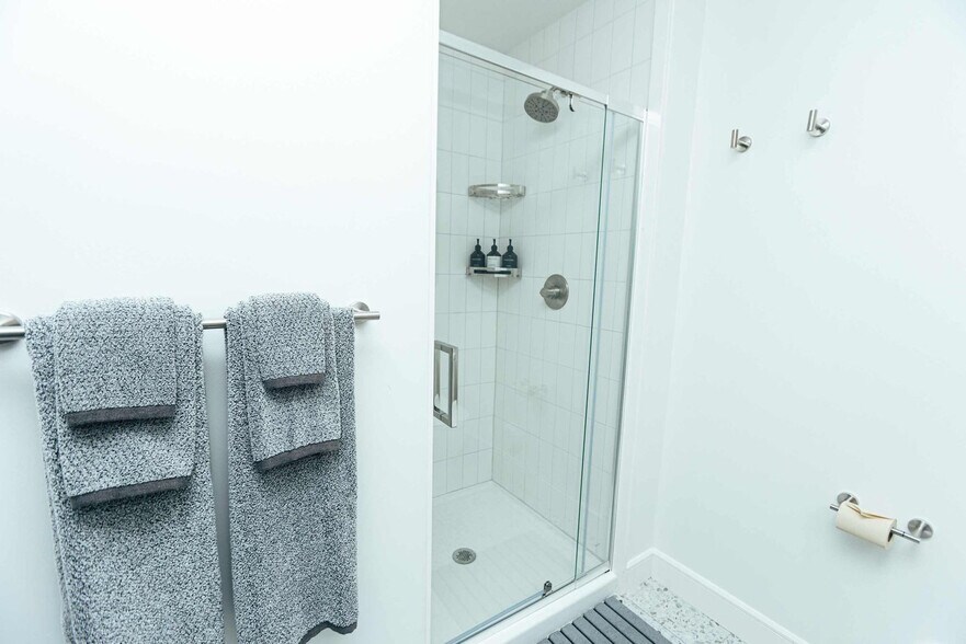 Building Photo - 1911 3rd Ave N