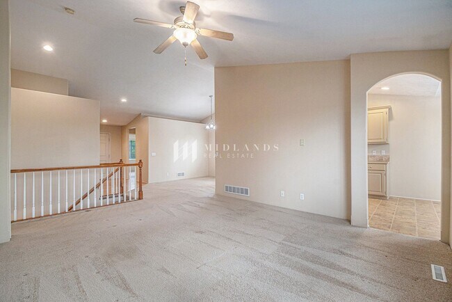 Building Photo - Ranch Townhome in Shadow View