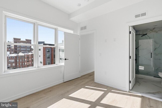 Building Photo - 209 New St