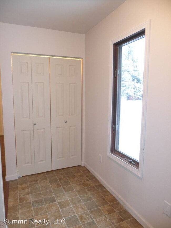 Building Photo - 4 br, 3 bath House - 4319 Conifer Lane