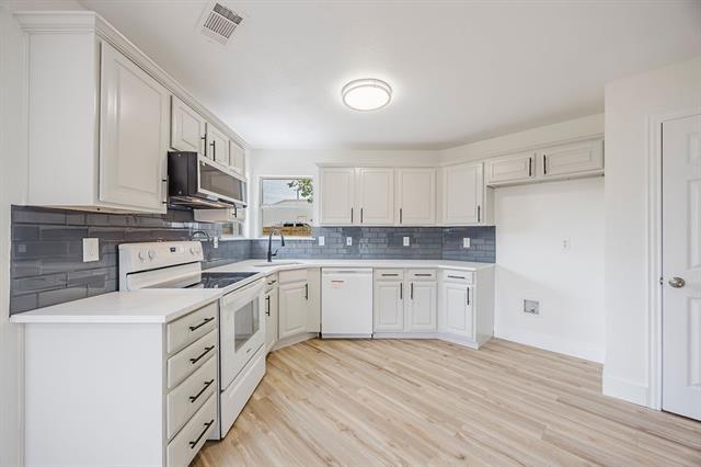 Building Photo - 907 Yellowstone Dr