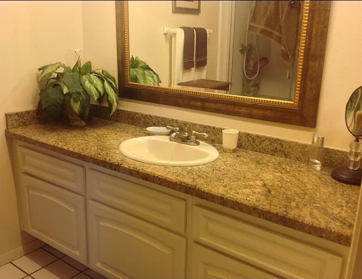 Master bathroom - 1101 Heatherview Dr