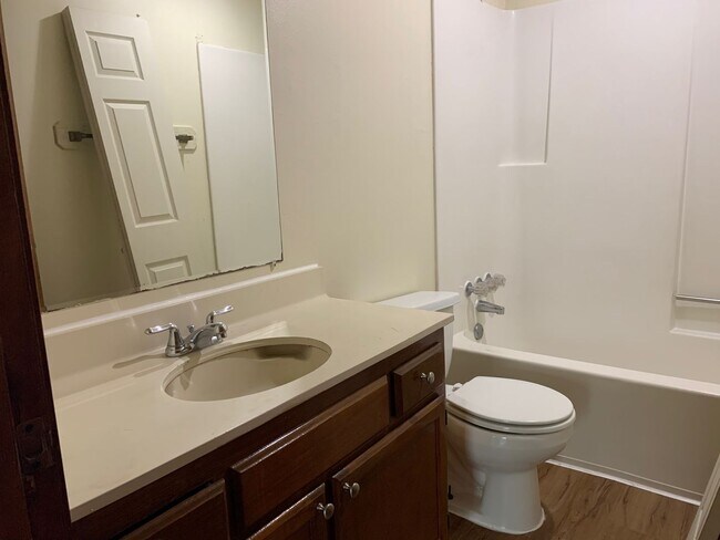 Building Photo - 8231 Bayou Fountain Ave