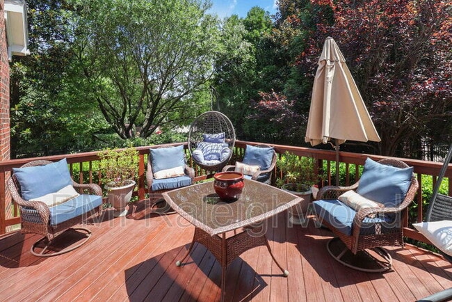 Building Photo - 203 Braebrook Way